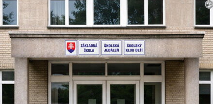 Tabule na označenie školy 3 ks - 70 X 50 cm a 1 ks - 40 x 50 cm  "Premium  ŠZ / ZŠ / ŠJ / ŠKD"